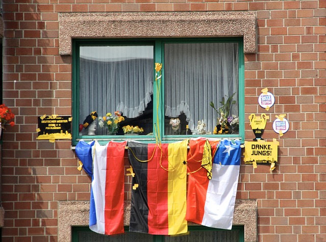 NBA激烈冲突！活塞球员遭驱逐，湖人正名詹姆斯.